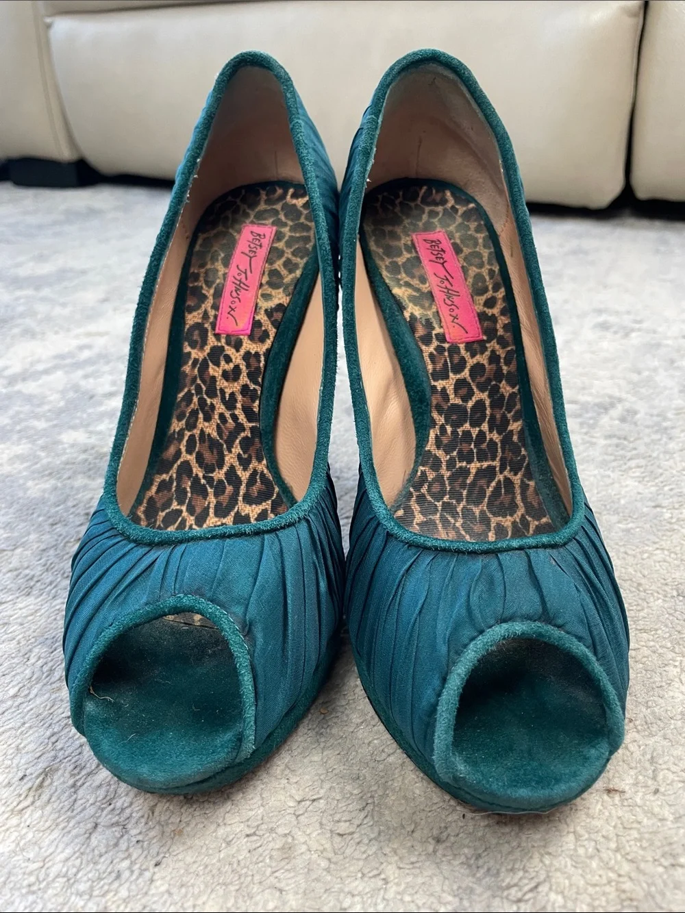 Betsey Johnson Winona Teal Peeptoe Pleated Pumps Sz 9